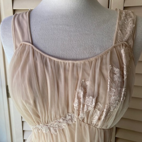 Vintage Shadow Line Layered Chiffon Peignoir Set - Picture 5 of 12